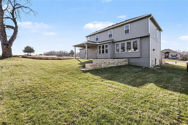 $699,900 | 3221 Southwest Saddlebred Terrace, Lee's Summit, MO 64082