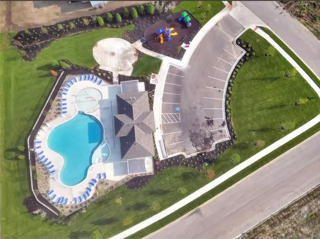 $699,900 | 3221 Southwest Saddlebred Terrace, Lee's Summit, MO 64082