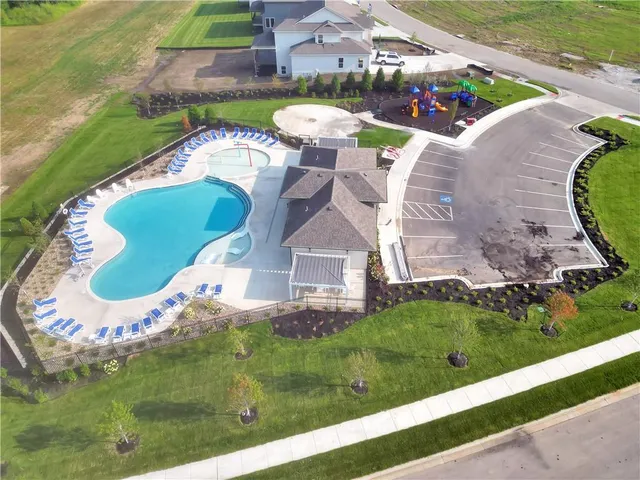 $699,900 | 3221 Southwest Saddlebred Terrace, Lee's Summit, MO 64082