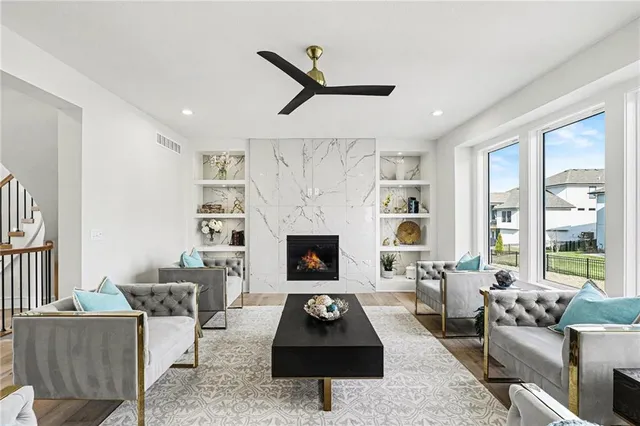 $699,900 | 3221 Southwest Saddlebred Terrace, Lee's Summit, MO 64082