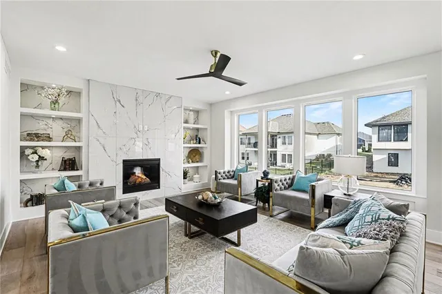 $699,900 | 3221 Southwest Saddlebred Terrace, Lee's Summit, MO 64082