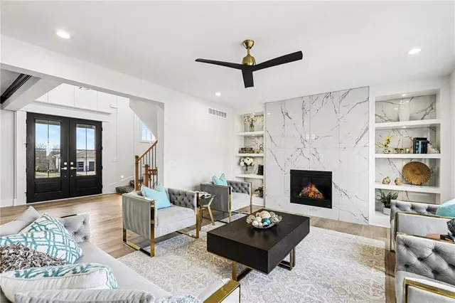 $699,900 | 3221 Southwest Saddlebred Terrace, Lee's Summit, MO 64082