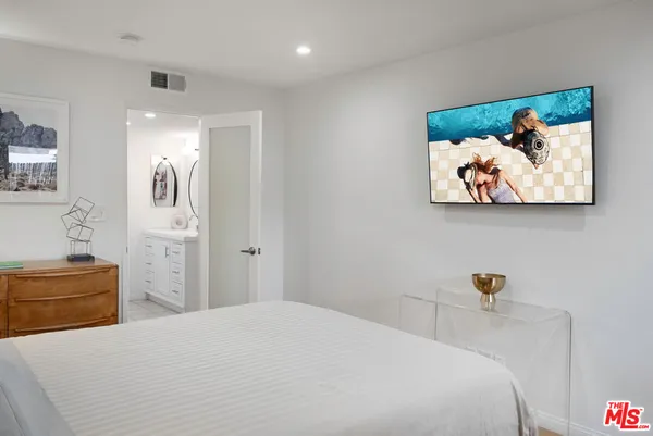 $785,000 | 943 12th Street, Unit 7, Santa Monica, CA 90403