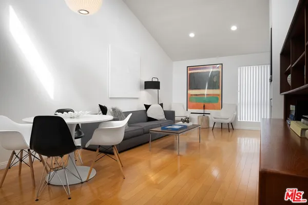 $785,000 | 943 12th Street, Unit 7, Santa Monica, CA 90403