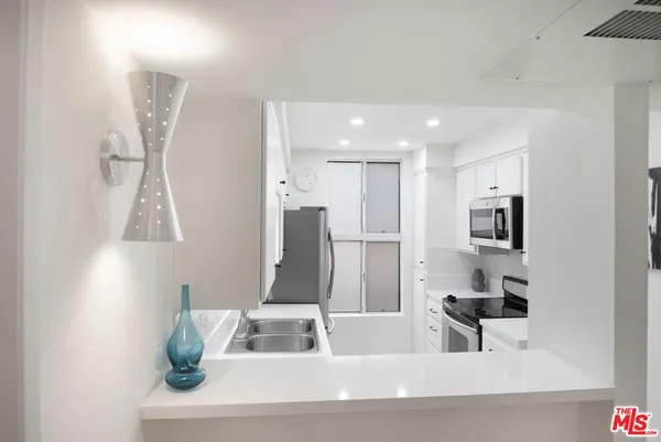 $785,000 | 943 12th Street, Unit 7, Santa Monica, CA 90403