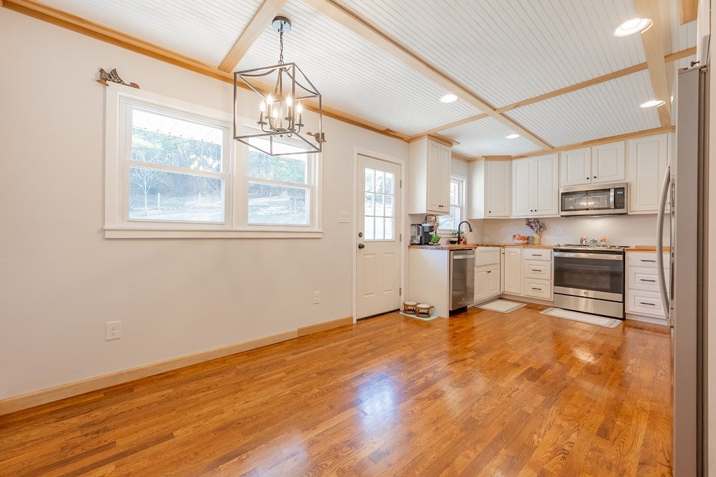 1350 Ivanhoe Road Max Meadows, VA 24360 - Photo 12 of 79 Gallery Image 12