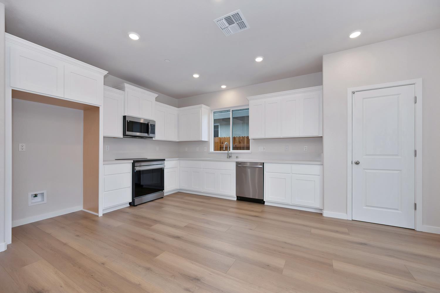 1113 Mallory Ridge Street Roseville, CA 95747 - Photo 3 of 11