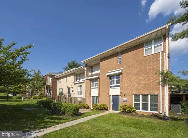 $2,445 | 1699 Yale Place, Unit 3B554, Rockville, MD 20850