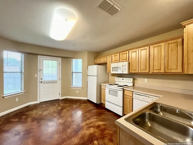 $1,295 | 3141 Douglas Fir Drive, New Braunfels, TX 78130