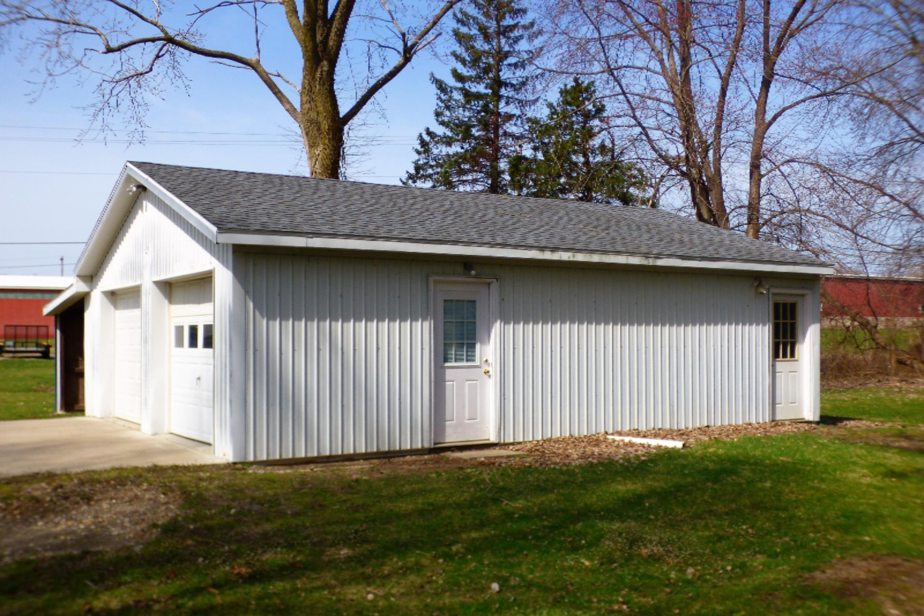 3241 Linco Road Stevensville, MI 49127 - Photo 3 of 38 Oversized Garage