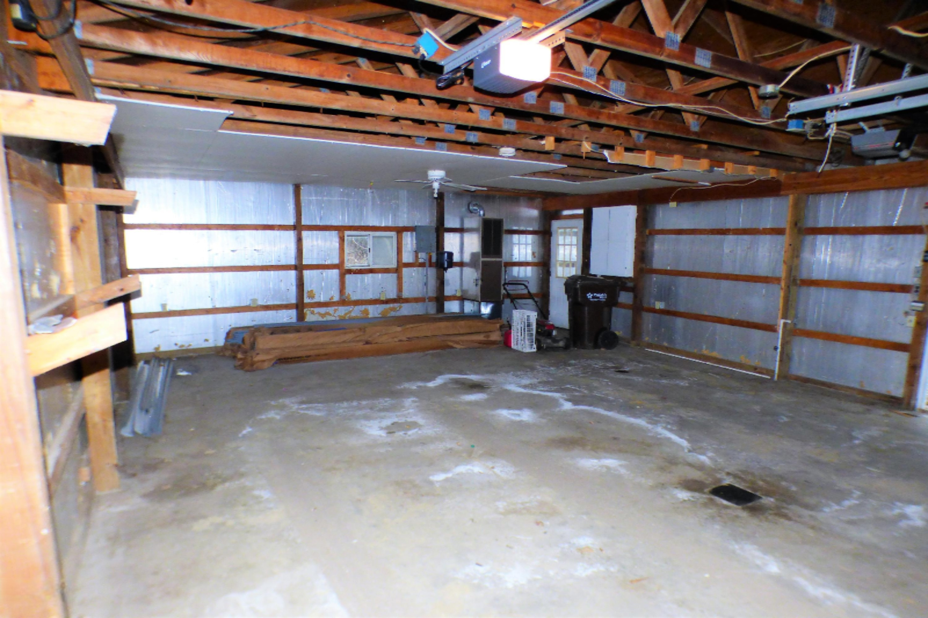 3241 Linco Road Stevensville, MI 49127 - Photo 31 of 38 Inside Garage/Work Area