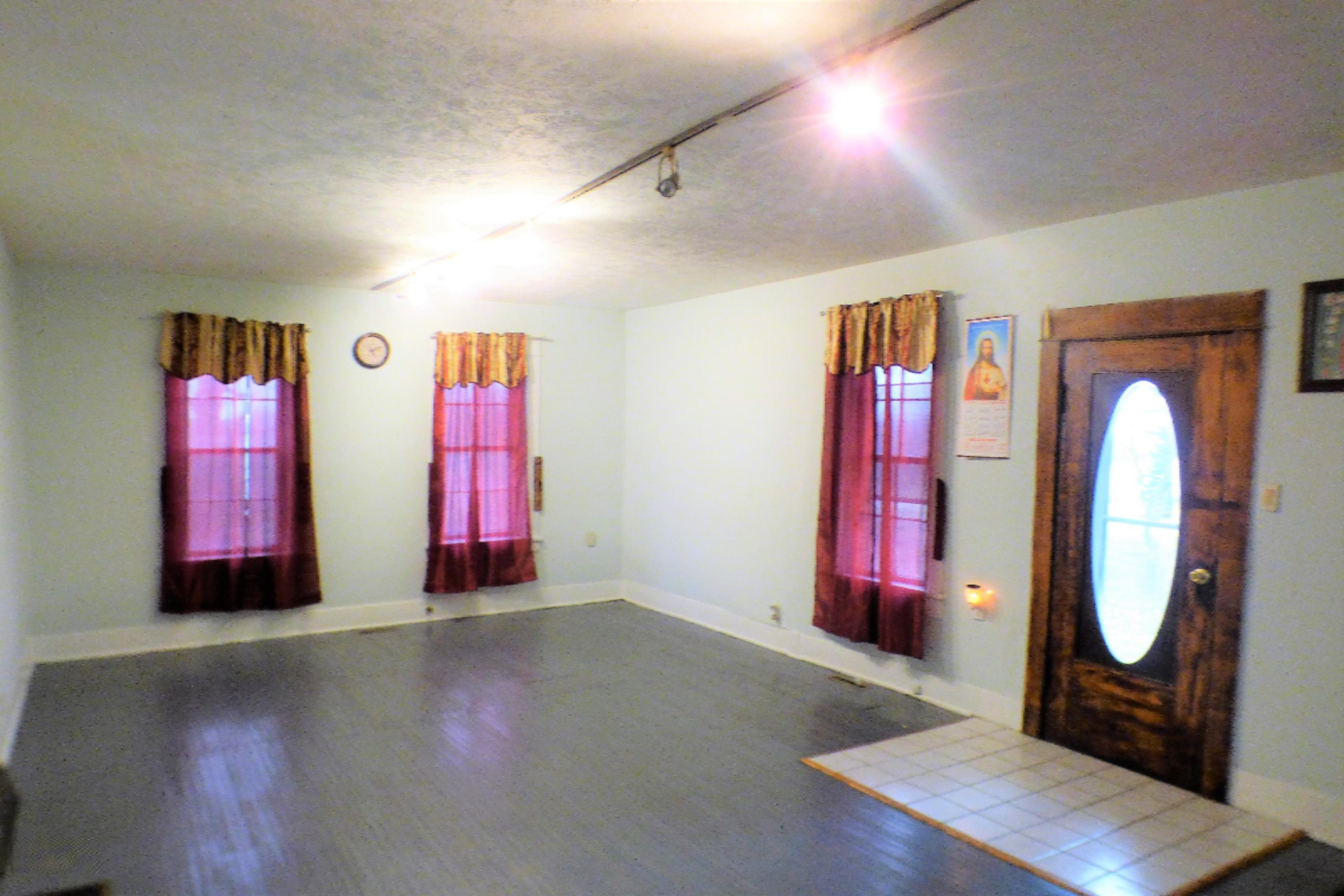 3241 Linco Road Stevensville, MI 49127 - Photo 5 of 38 Huge Living Room w/ Gas Line