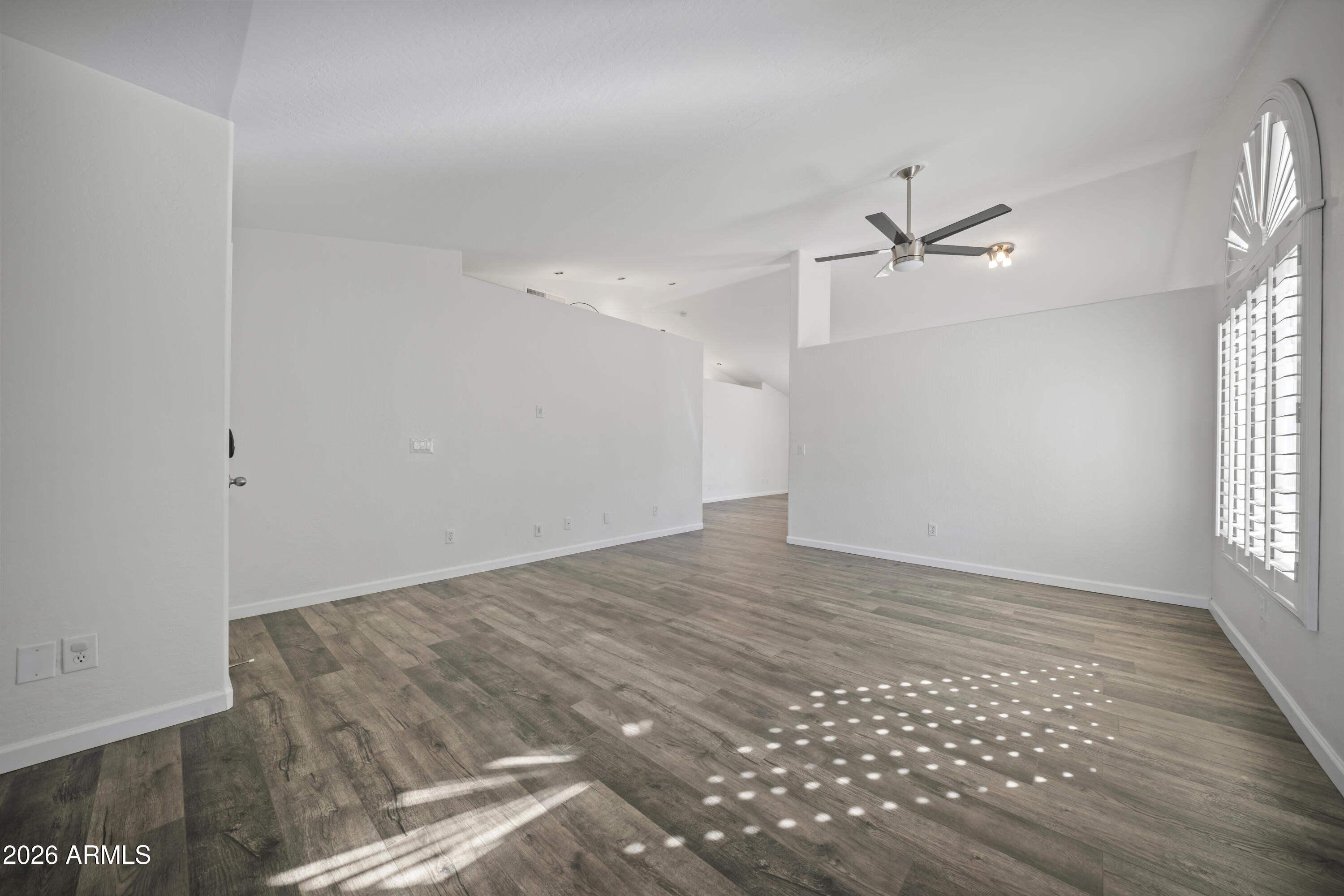 2821 East Morgan Court Gilbert, AZ 85295 - Photo 8 of 39 DSC02759