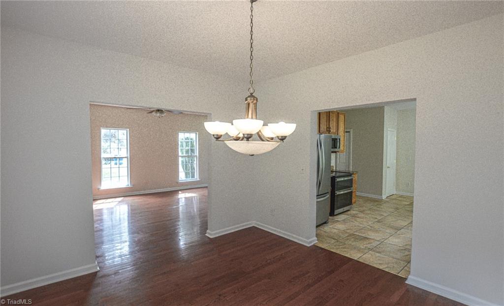 2914 Chestnut Heights Road Winston-Salem, NC 27107 - Photo 5 of 33