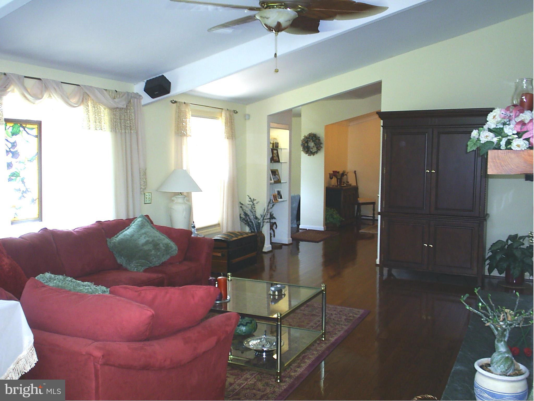 8681 Solomons Island Road North Owings, MD 20736 - Photo 17 of 29 Family Room