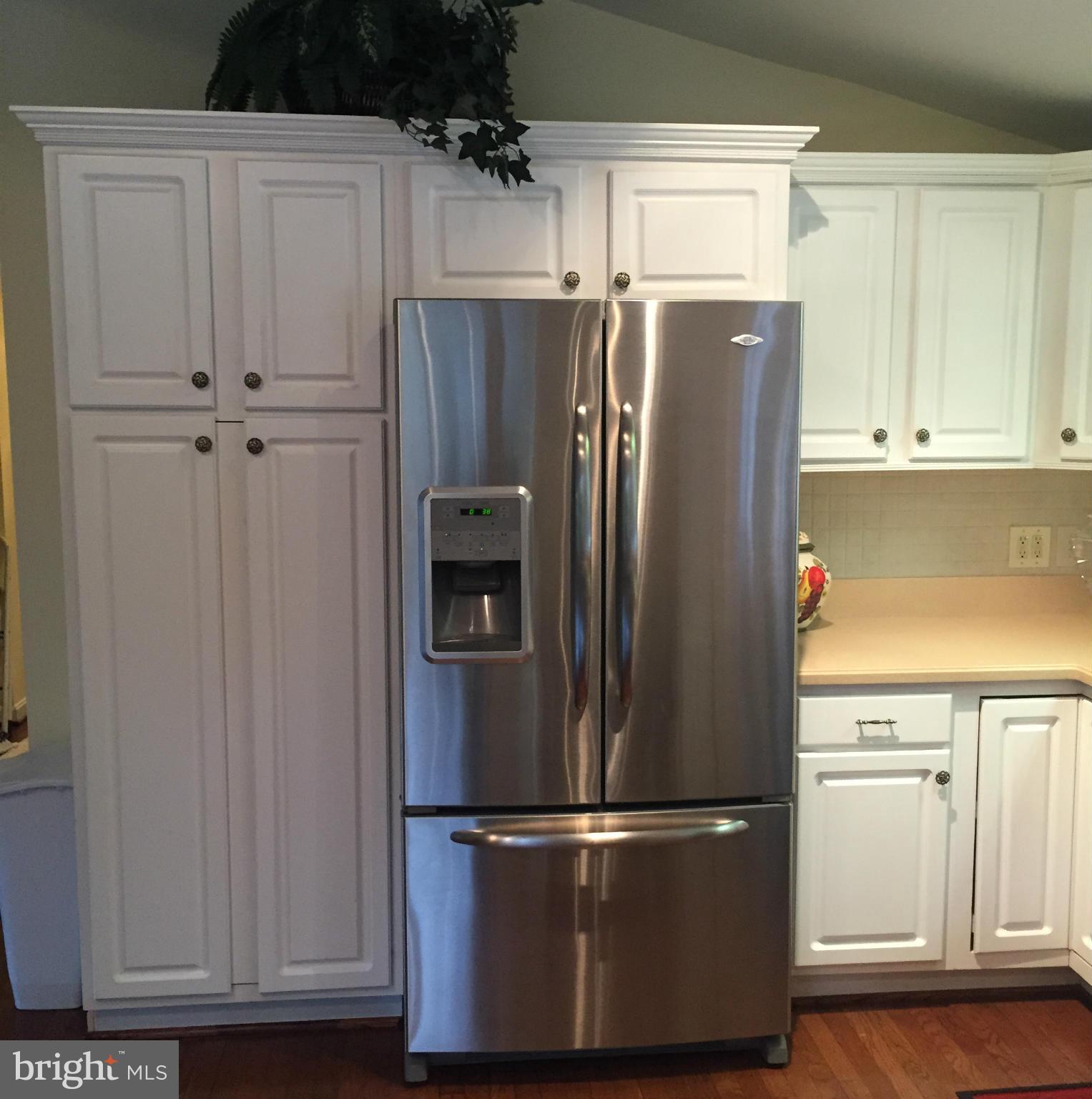 8681 Solomons Island Road North Owings, MD 20736 - Photo 3 of 29 Kitchen