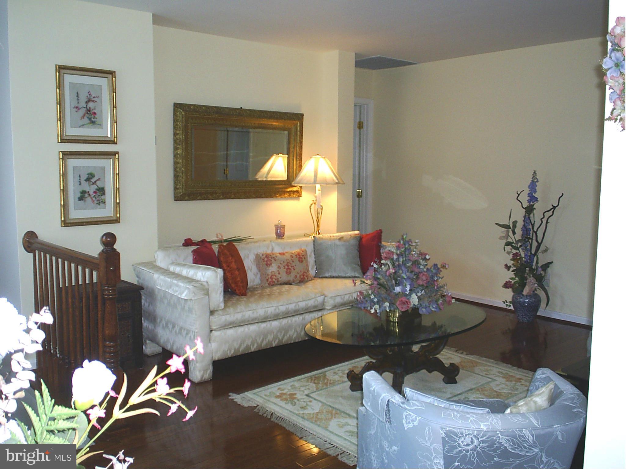 8681 Solomons Island Road North Owings, MD 20736 - Photo 22 of 29 Living Room
