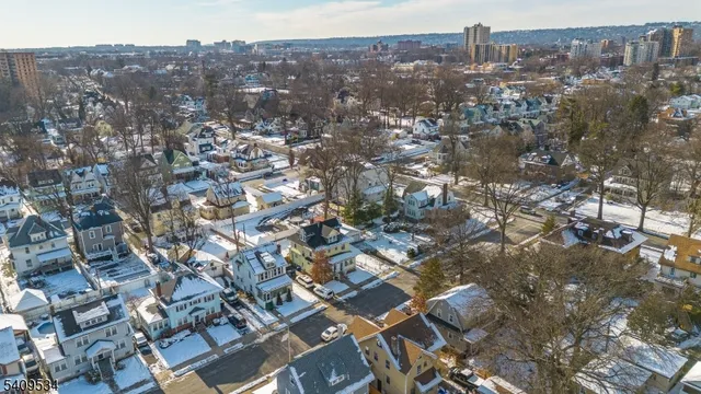 $599,999 | 33 Grant Avenue, East Orange, NJ 07017