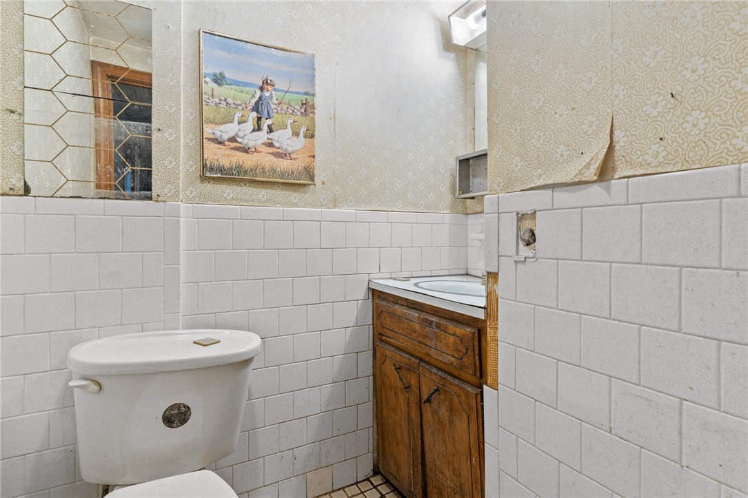 1 Hamburger Road Coventry, RI 02816 - Photo 32 of 34