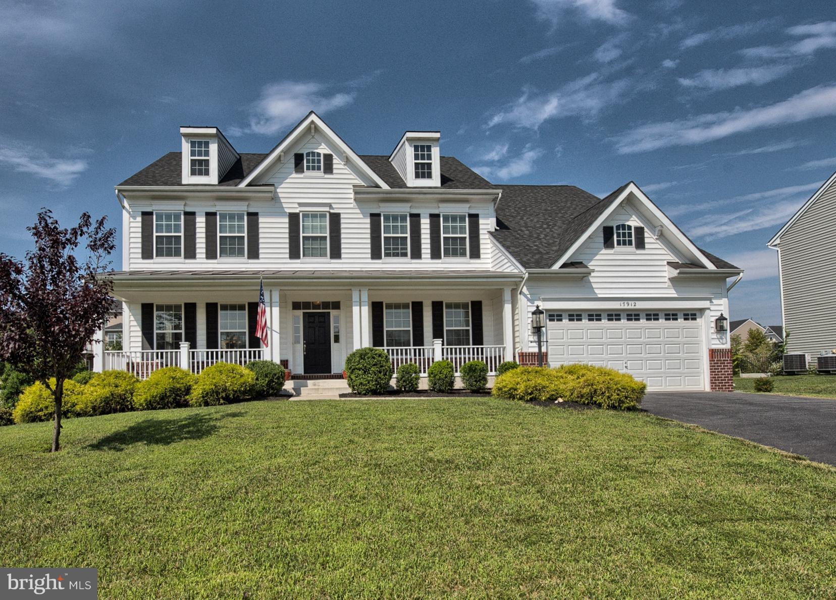 Classic colonial curb appeal!
