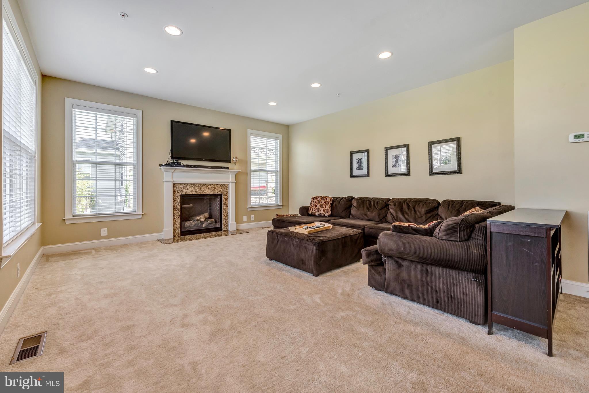 17912 Dr Walling Road Poolesville, MD 20837 - Photo 11 of 30 Comfortable family room will accept your big couch