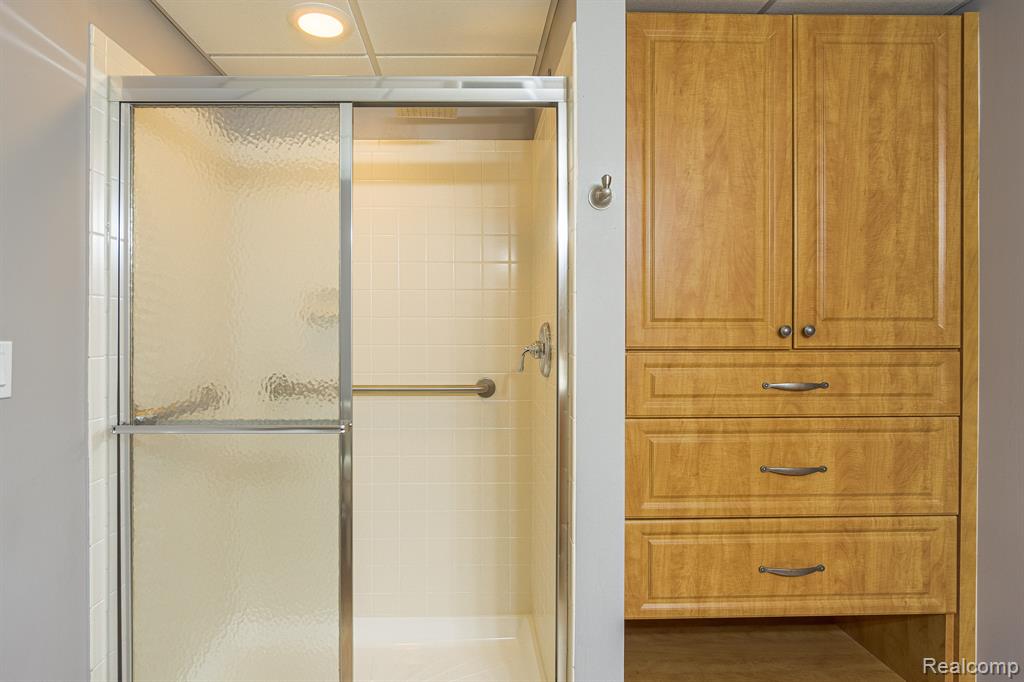 2125 Lagoon Drive Rochester Hills, MI 48309 - Photo 50 of 59