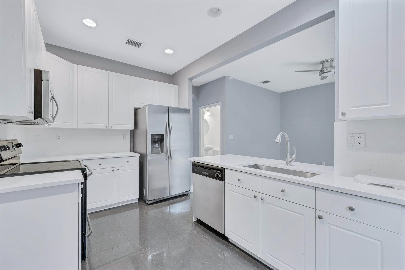 3122 Merrick Terrace, Unit 1904 Pompano Beach, FL 33063 - Photo 8 of 33 Photo 8