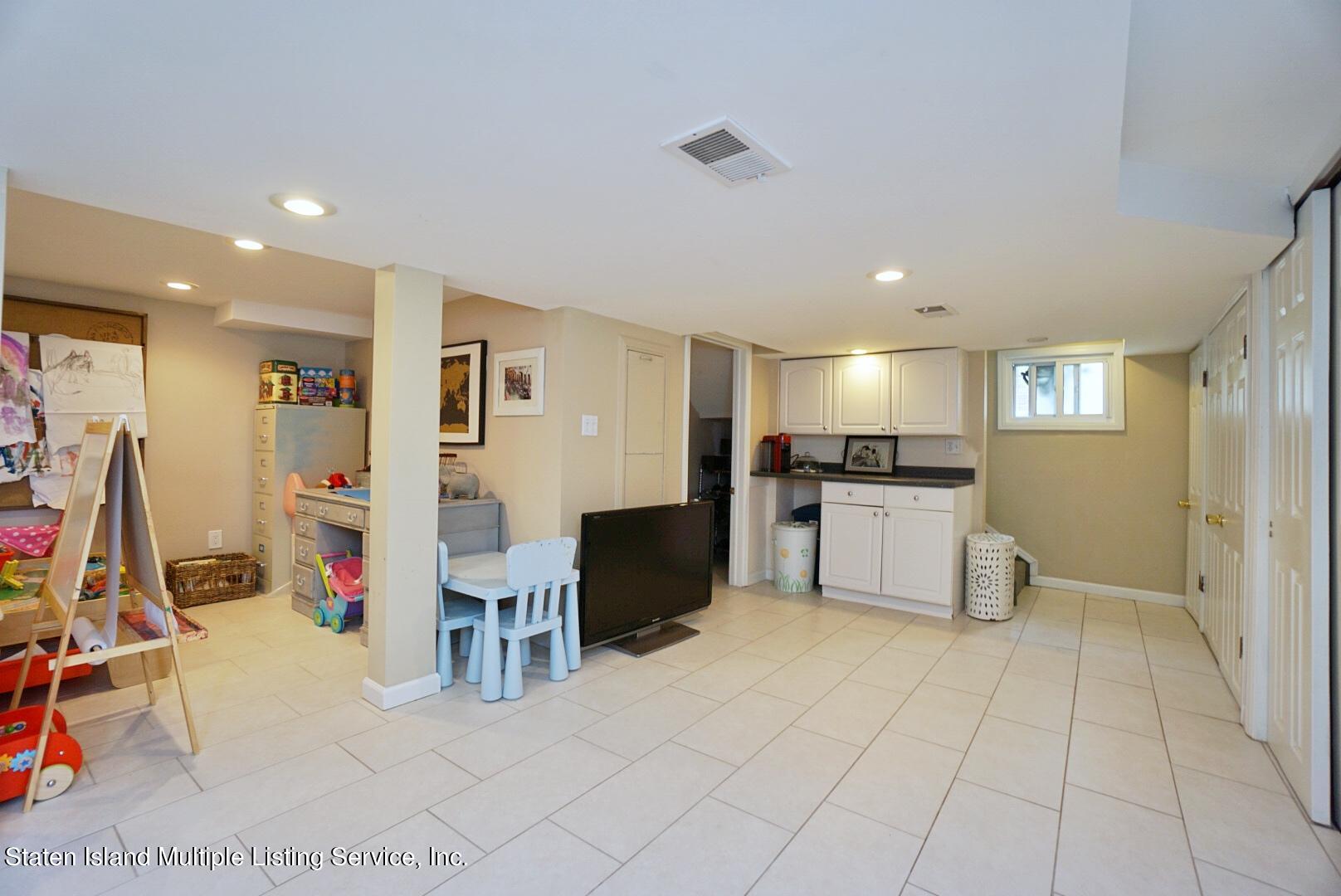191 Windermere Road Staten Island, NY 10305 - Photo 55 of 69 Photo Apr 27, 10 18 09 AM