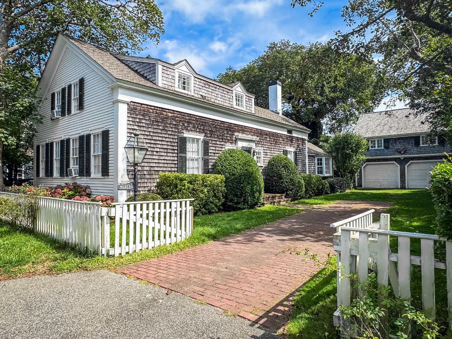 69 School Street Edgartown, MA 02539 - Photo 4 of 23