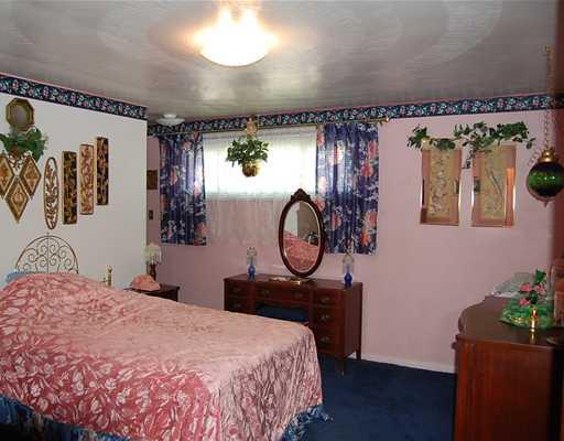 130 Reed Drive Green Tree, PA 15205 - Photo 7 of 10 Master Bedroom.