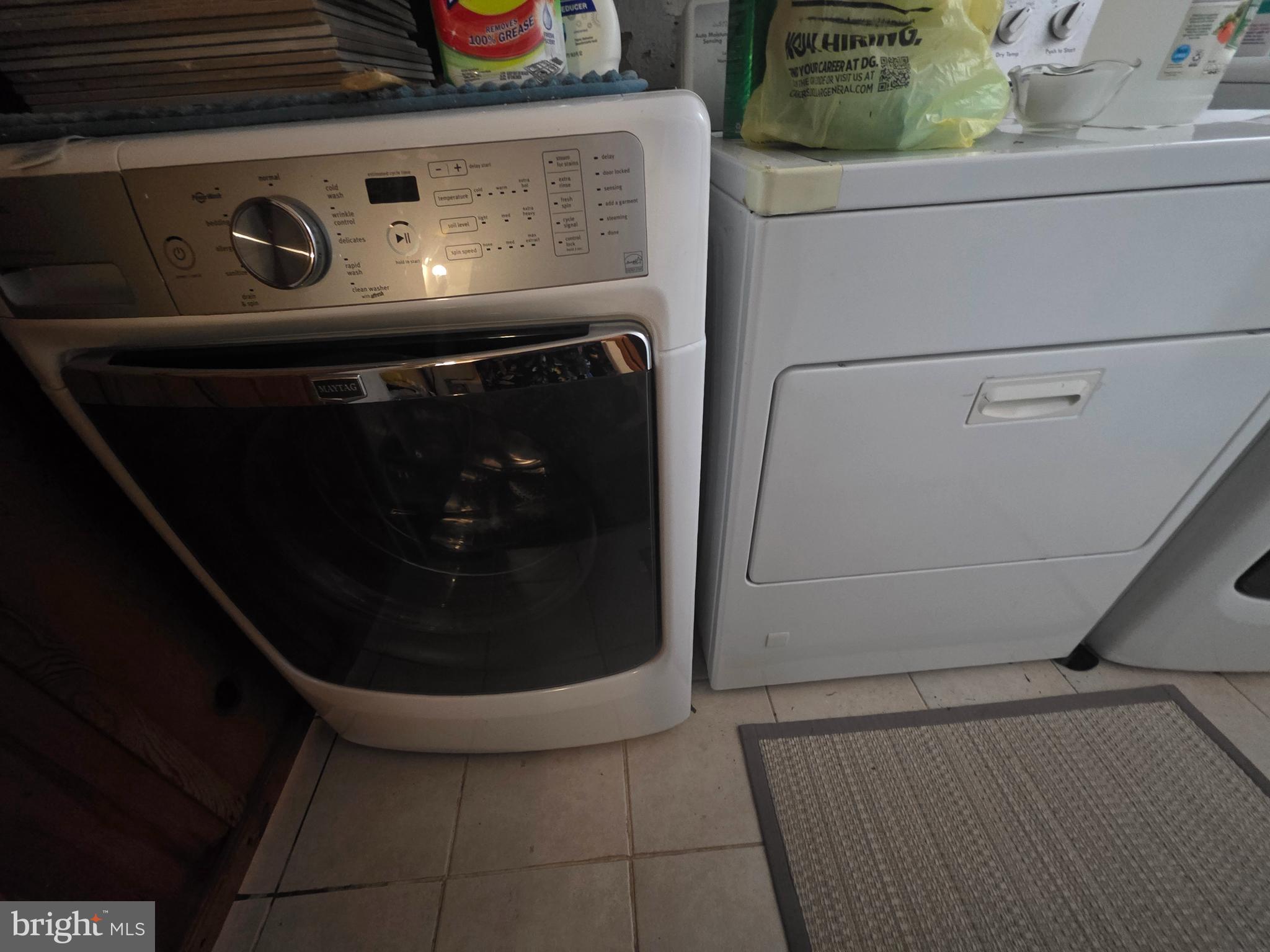 809 North Abingdon Street Arlington, VA 22203 - Photo 13 of 18 a close view of washer and dryer
