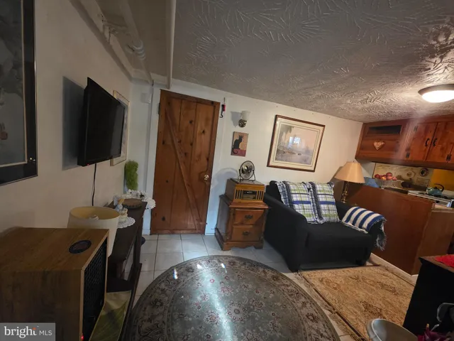 $1,600 | 809 North Abingdon Street, Arlington, VA 22203