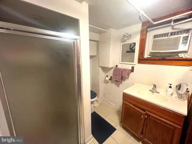 $1,600 | 809 North Abingdon Street, Arlington, VA 22203