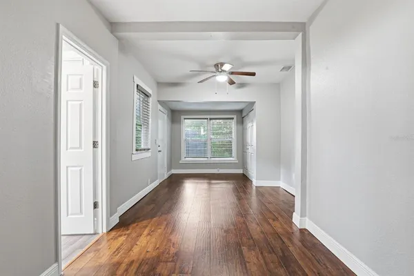 $2,600 | 203 West Emma Street, Tampa, FL 33603