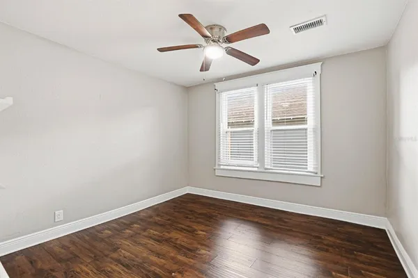 $2,600 | 203 West Emma Street, Tampa, FL 33603