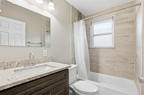 $2,600 | 203 West Emma Street, Tampa, FL 33603