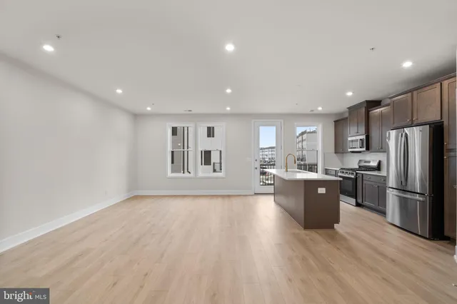 $609,065 | 43305 Farringdon Square, Broadlands, VA 20148