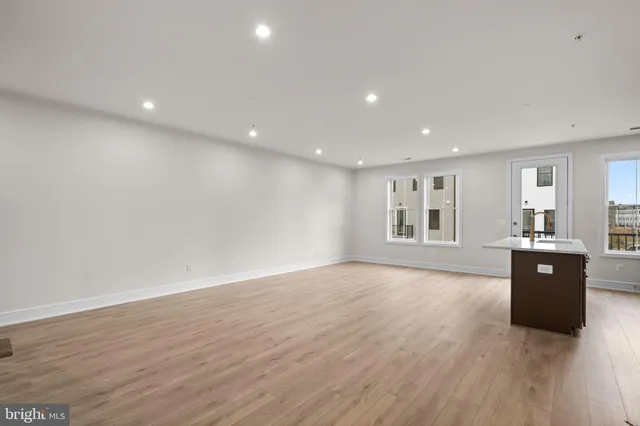 $609,065 | 43305 Farringdon Square, Broadlands, VA 20148