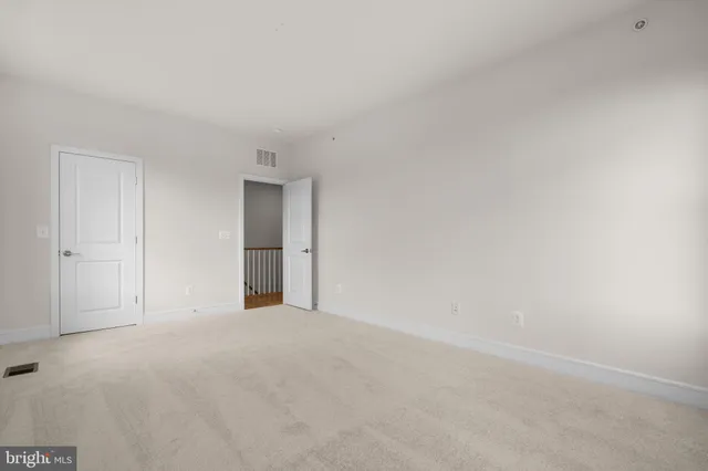 $609,065 | 43305 Farringdon Square, Broadlands, VA 20148