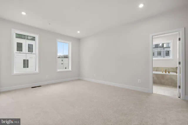 $609,065 | 43305 Farringdon Square, Broadlands, VA 20148