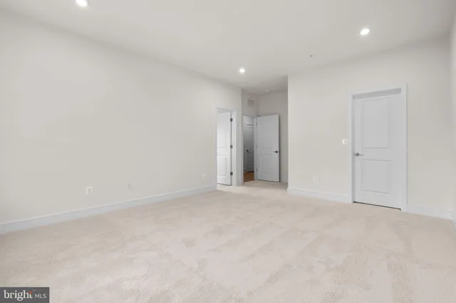 $609,065 | 43305 Farringdon Square, Broadlands, VA 20148