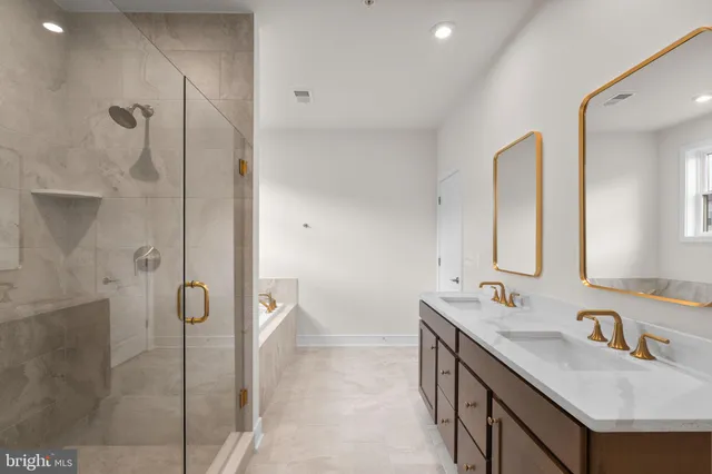 $609,065 | 43305 Farringdon Square, Broadlands, VA 20148