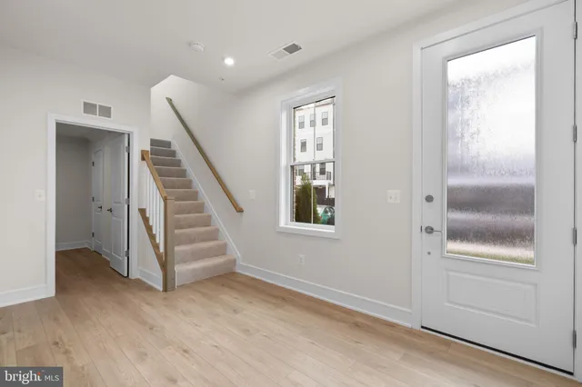 $609,065 | 43305 Farringdon Square, Broadlands, VA 20148