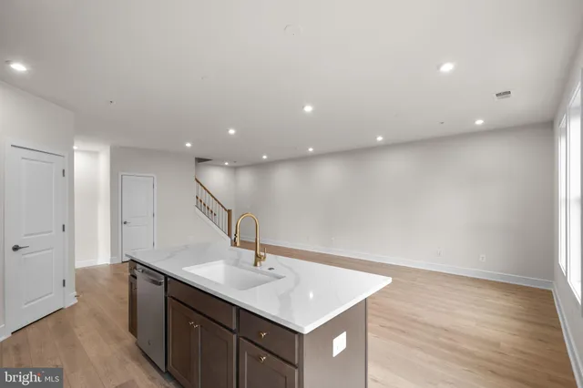 $609,065 | 43305 Farringdon Square, Broadlands, VA 20148