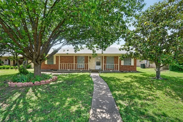 $280,000 | 2014 Powderhorn Drive, Garland, TX 75044