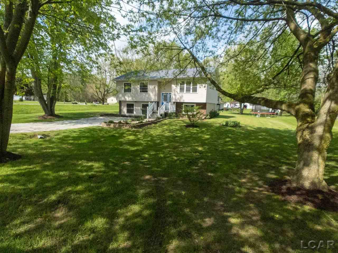 2 Ridgemont Drive Adrian, MI 49221 - Photo 9 of 26 50000776-8.JPG