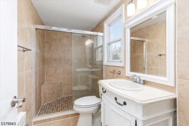 $729,000 | 482 6th Avenue, Lyndhurst, NJ 07071