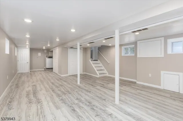 $729,000 | 482 6th Avenue, Lyndhurst, NJ 07071