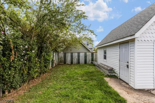 $729,000 | 482 6th Avenue, Lyndhurst, NJ 07071