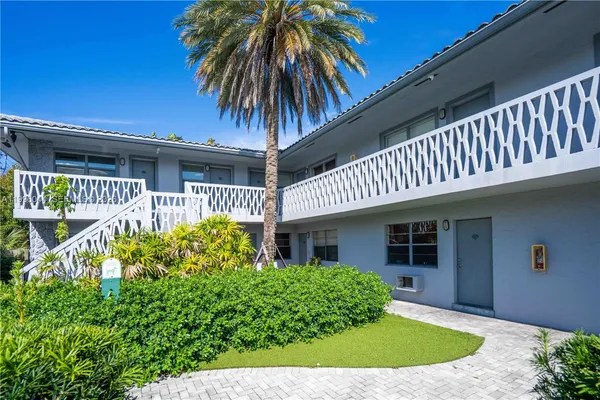 $1,200 | 715 Northeast 6th Street, Unit 5A, Fort Lauderdale, FL 33304